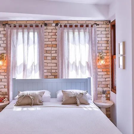 50 Meters To The Long Bazaar In Lavantakas 1 Square Apartment